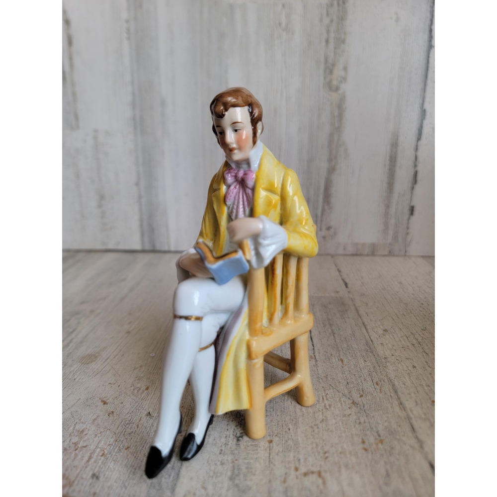 Victorian gentleman reading book vintage figure home decor‎ royalty